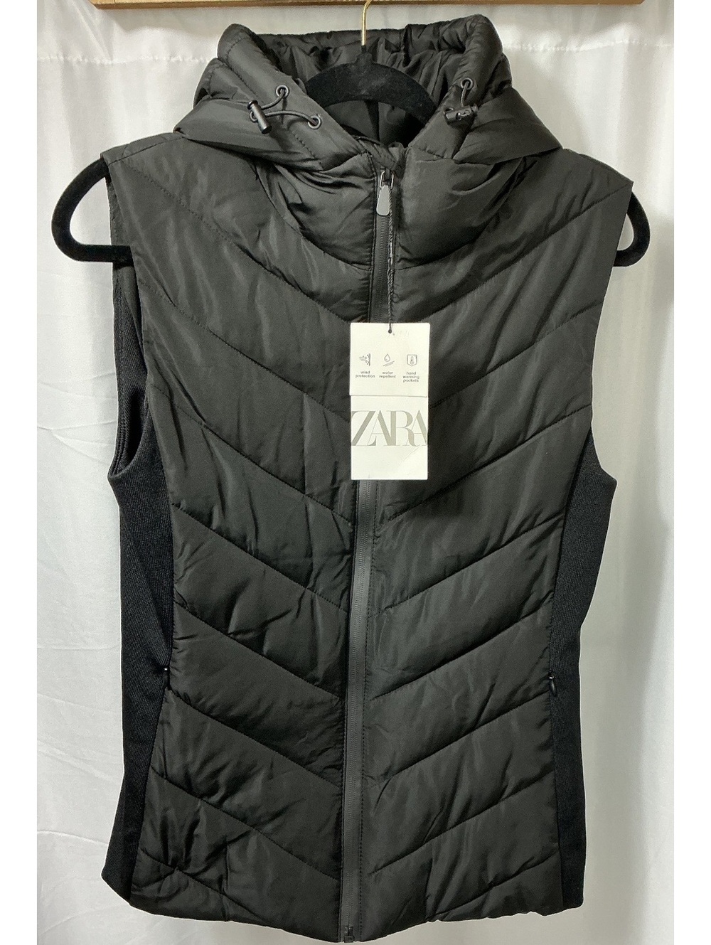 NWT Zara Women’s M Black Hooded Quilted Puffer Vest Water Repellent athleisure